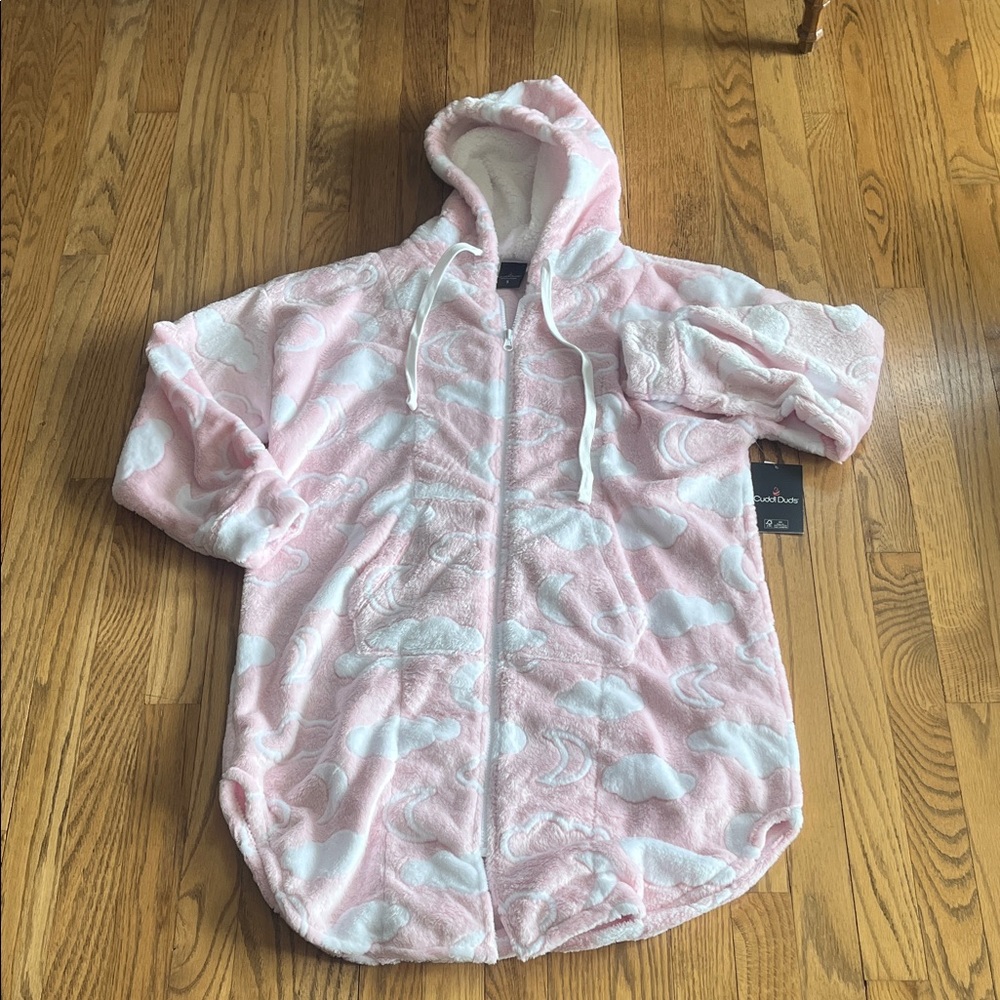 Pink and White Cloud Patterned Hooded Robe